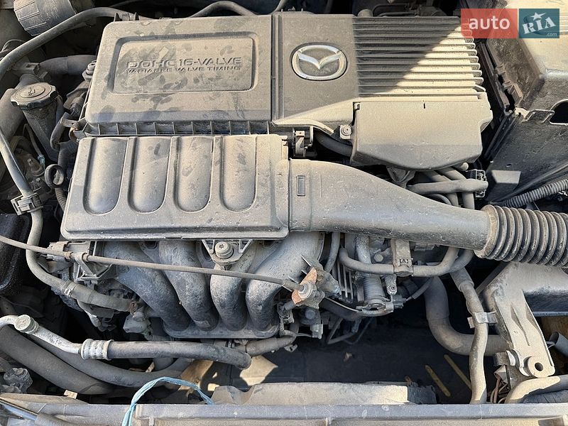 Седан Mazda 3 2006 в Ромнах