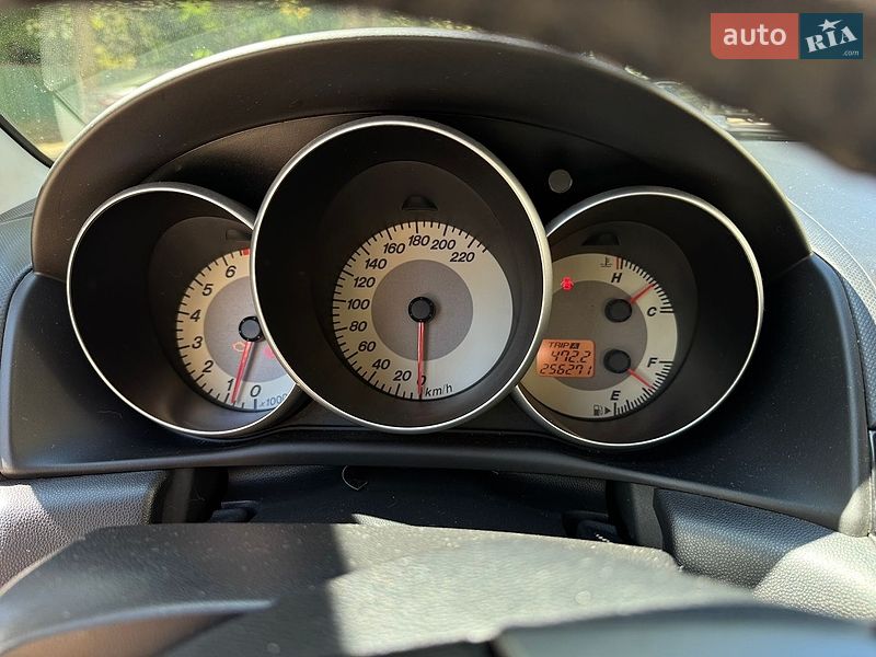 Седан Mazda 3 2006 в Ромнах