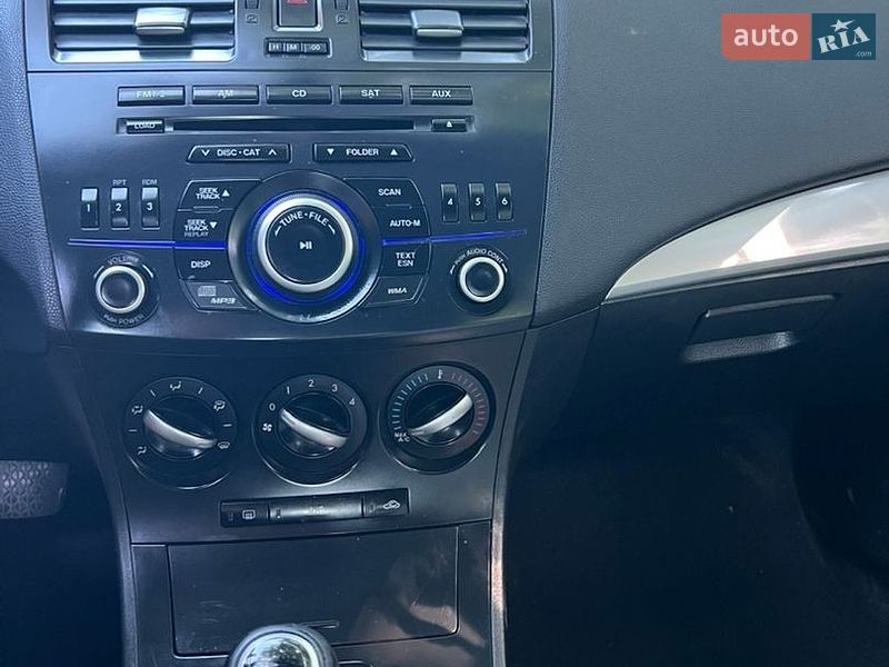 Седан Mazda 3 2012 в Черкассах