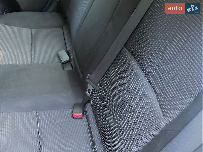 Седан Mazda 3 2012 в Черкассах