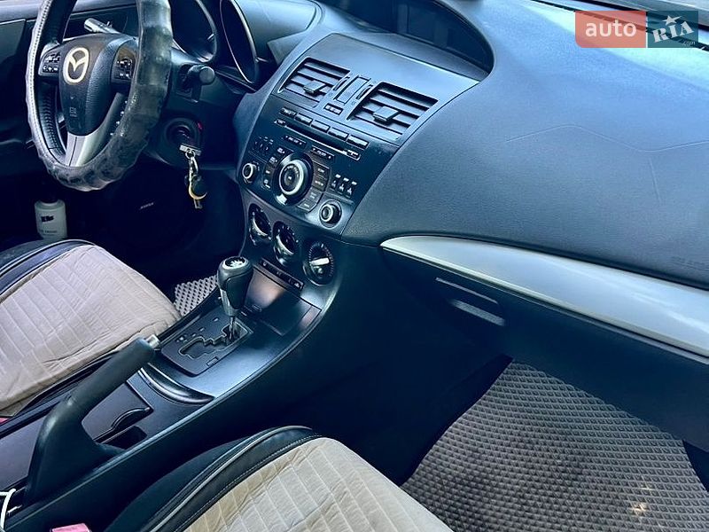 Седан Mazda 3 2012 в Черкассах