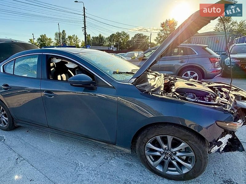 Седан Mazda 3 2022 в Киеве