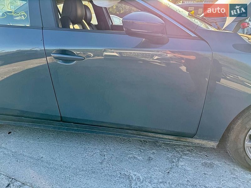 Седан Mazda 3 2022 в Киеве