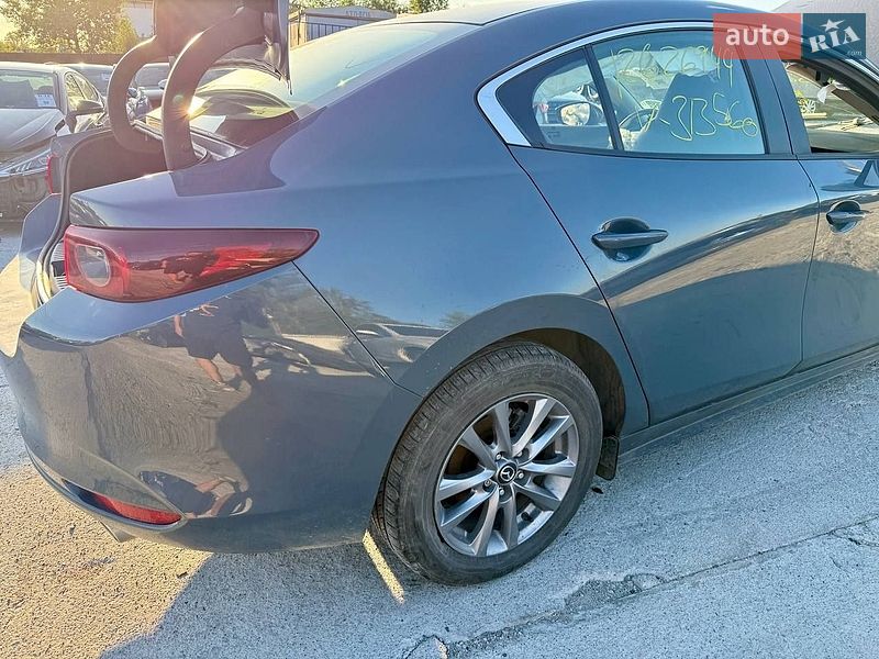Седан Mazda 3 2022 в Киеве