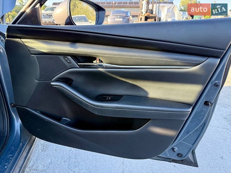 Седан Mazda 3 2022 в Киеве