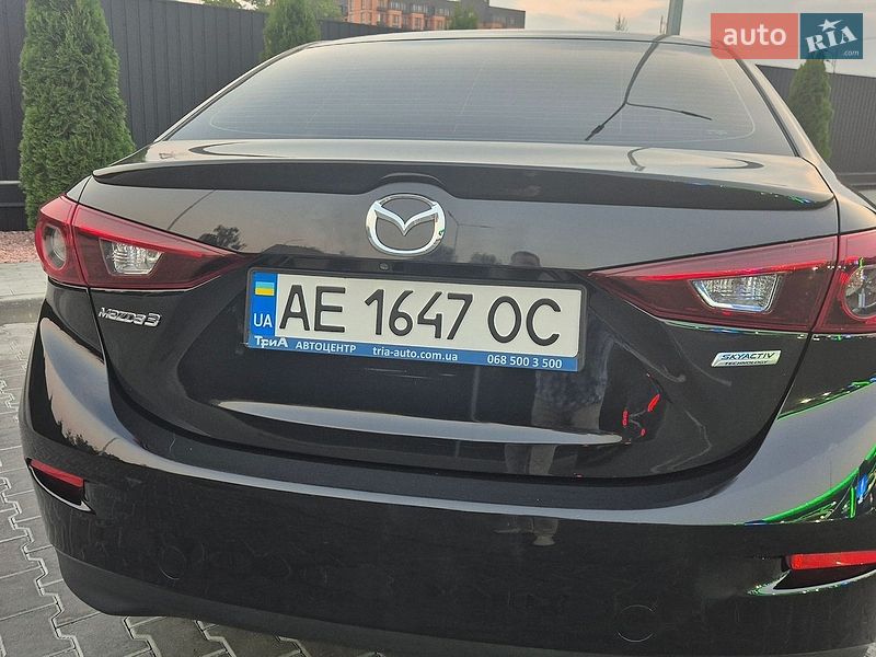 Седан Mazda 3 2017 в Днепре