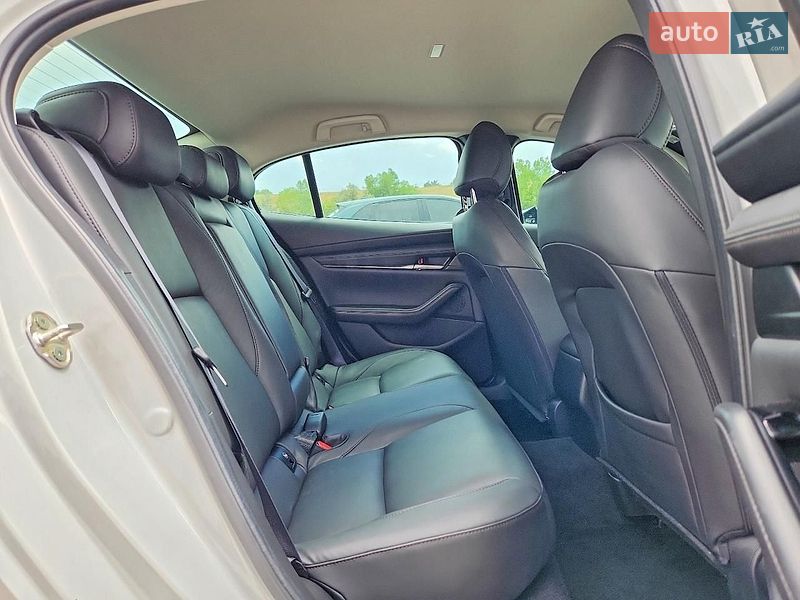 Седан Mazda 3 2024 в Дніпрі