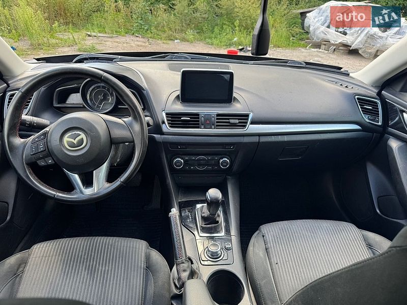 Седан Mazda 3 2016 в Киеве