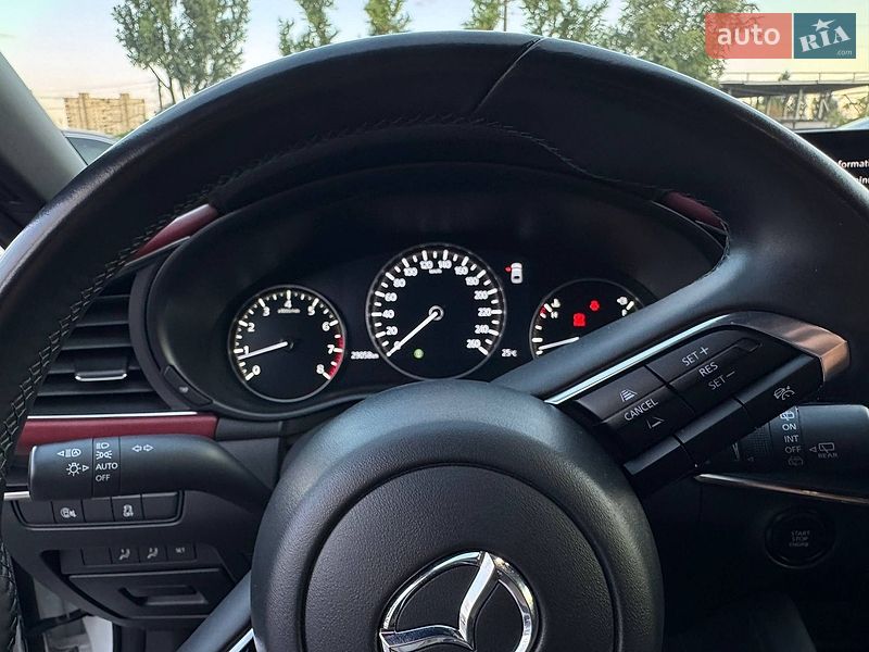 Хетчбек Mazda 3 2024 в Харкові