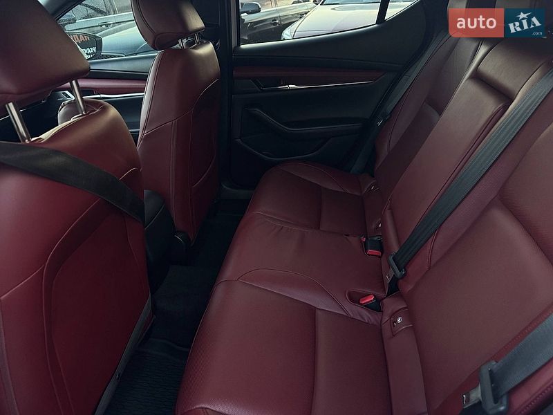 Хетчбек Mazda 3 2024 в Харкові
