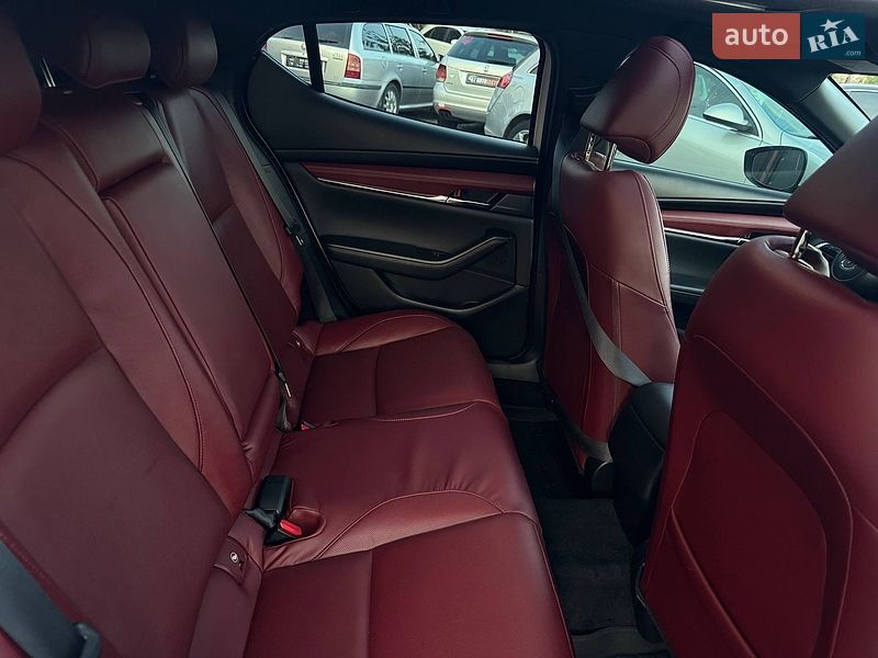 Хетчбек Mazda 3 2024 в Харкові