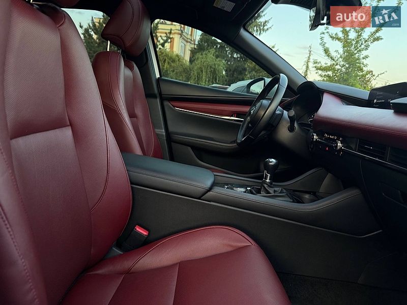Хетчбек Mazda 3 2024 в Харкові