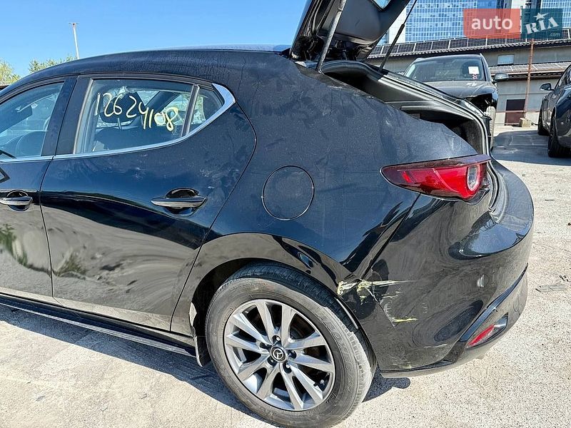 Хэтчбек Mazda 3 2023 в Киеве