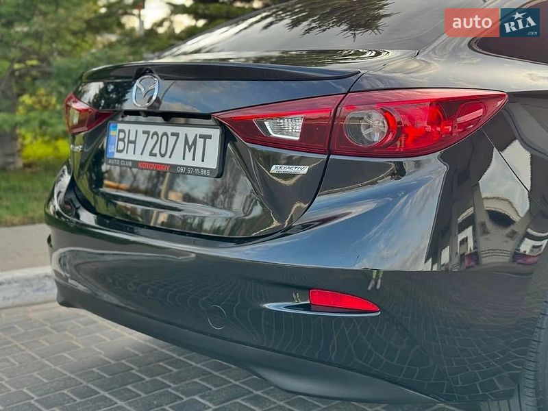 Седан Mazda 3 2018 в Львове