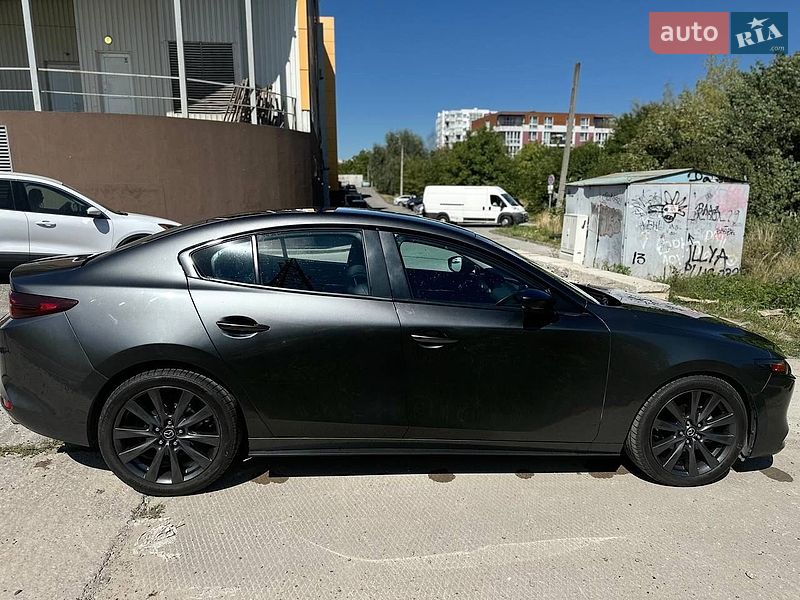 Седан Mazda 3 2018 в Львові