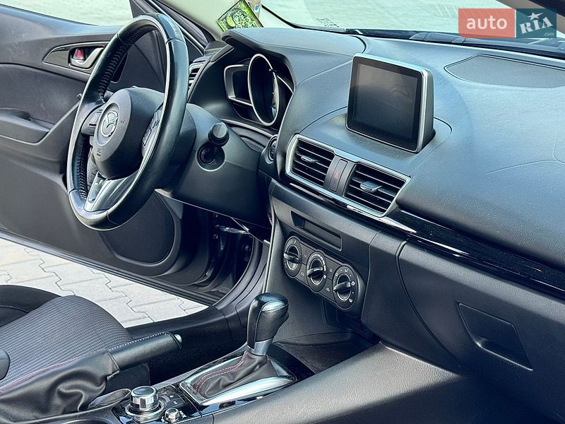 Хетчбек Mazda 3 2015 в Хусті