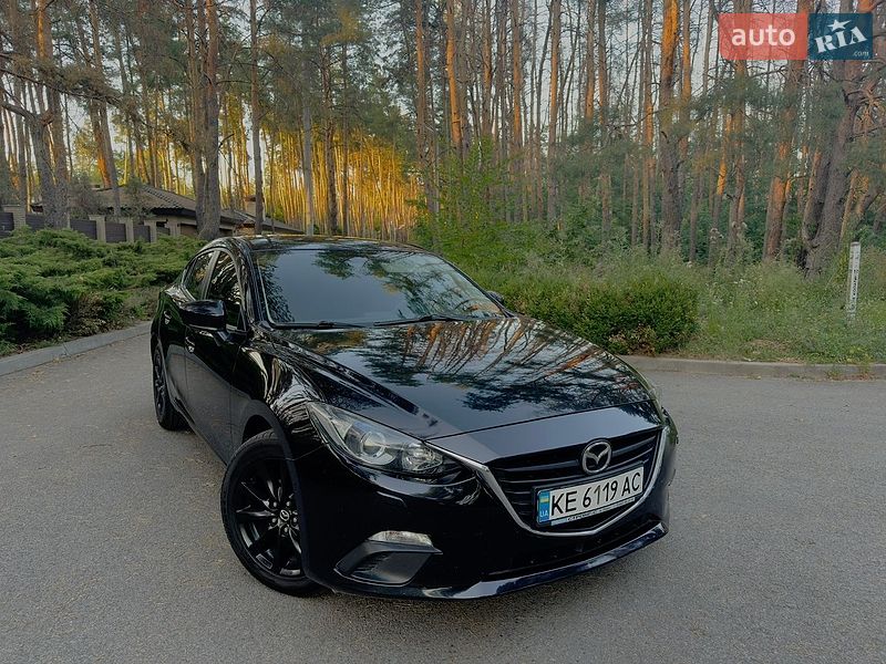 Седан Mazda 3 2015 в Днепре