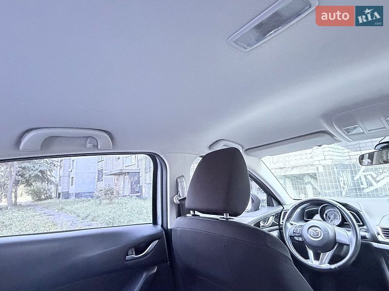 Седан Mazda 3 2015 в Днепре