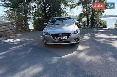 Седан Mazda 3 2015 в Днепре