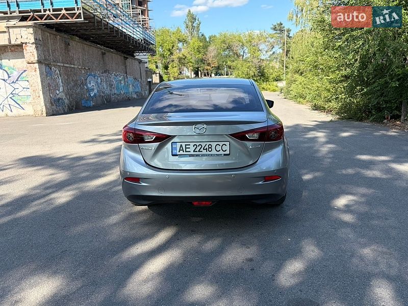 Седан Mazda 3 2015 в Дніпрі