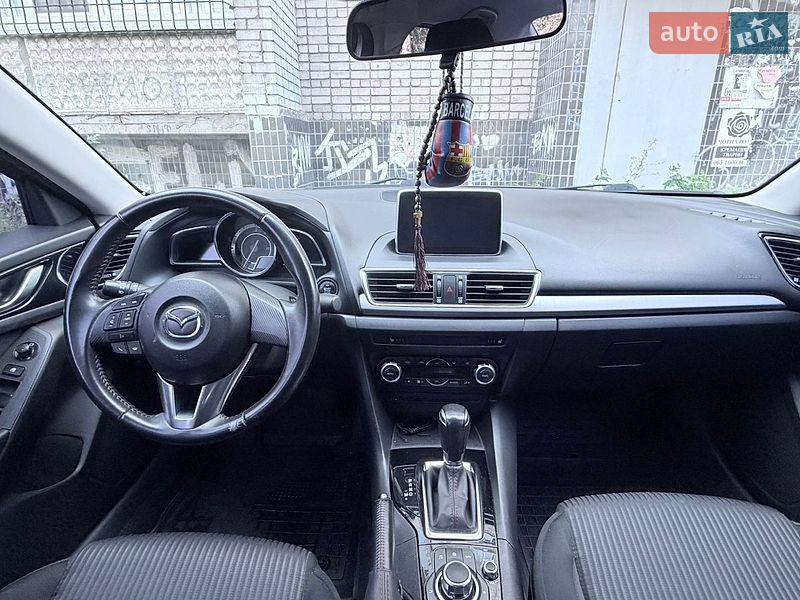 Седан Mazda 3 2015 в Днепре