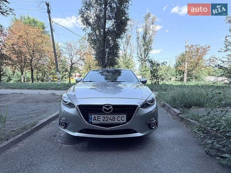 Седан Mazda 3 2015 в Дніпрі