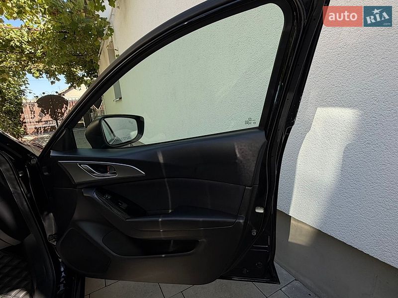 Седан Mazda 3 2018 в Винниках