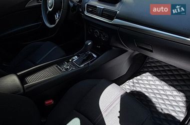 Седан Mazda 3 2018 в Винниках