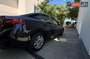 Седан Mazda 3 2018 в Винниках