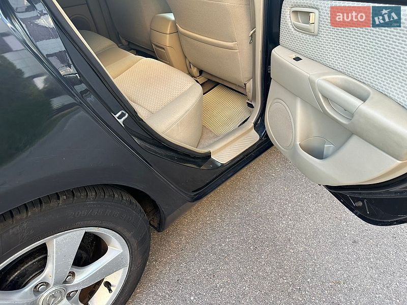 Седан Mazda 3 2006 в Днепре