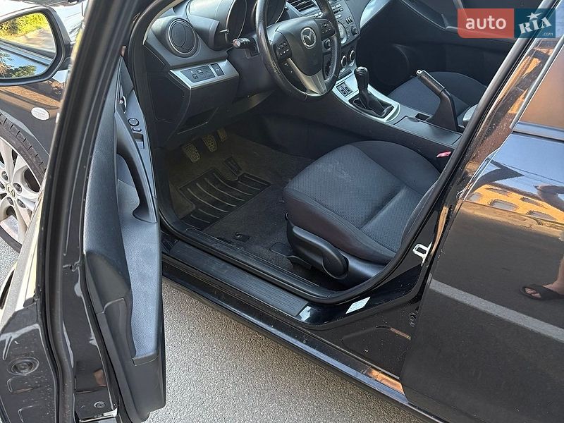 Седан Mazda 3 2010 в Киеве фото 15 Седан Mazda 3 2010 в Киеве