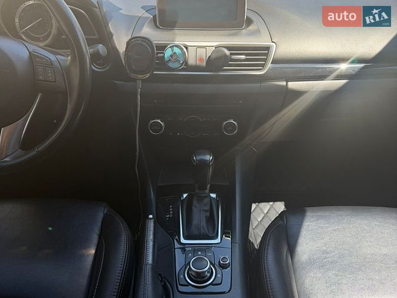 Хэтчбек Mazda 3 2015 в Киеве