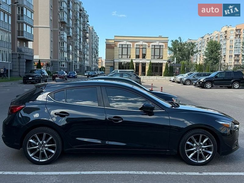 Хэтчбек Mazda 3 2018 в Киеве