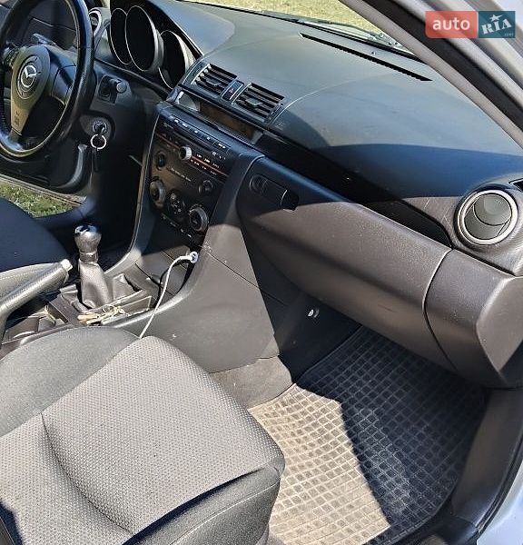 Хэтчбек Mazda 3 2004 в Кривом Роге