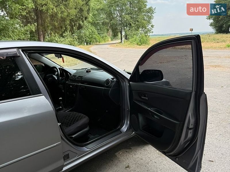Хетчбек Mazda 3 2004 в Лисянці