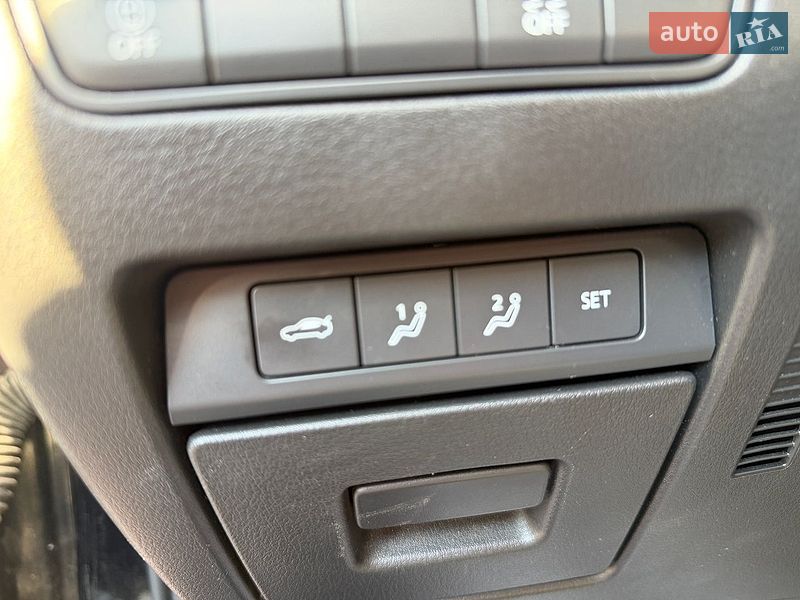 Седан Mazda 3 2020 в Ивано-Франковске