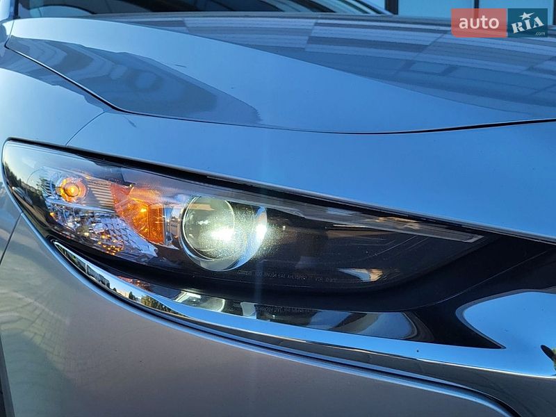 Седан Mazda 3 2020 в Черкасах