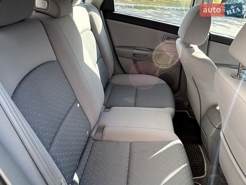 Хетчбек Mazda 3 2004 в Києві