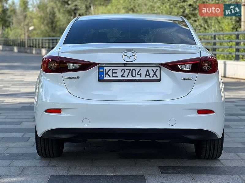 Седан Mazda 3 2018 в Днепре