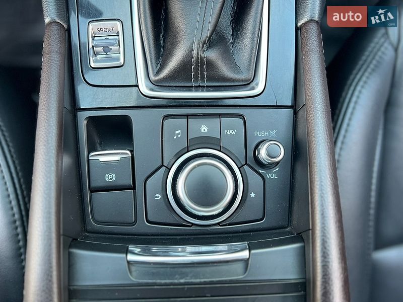 Седан Mazda 3 2018 в Днепре