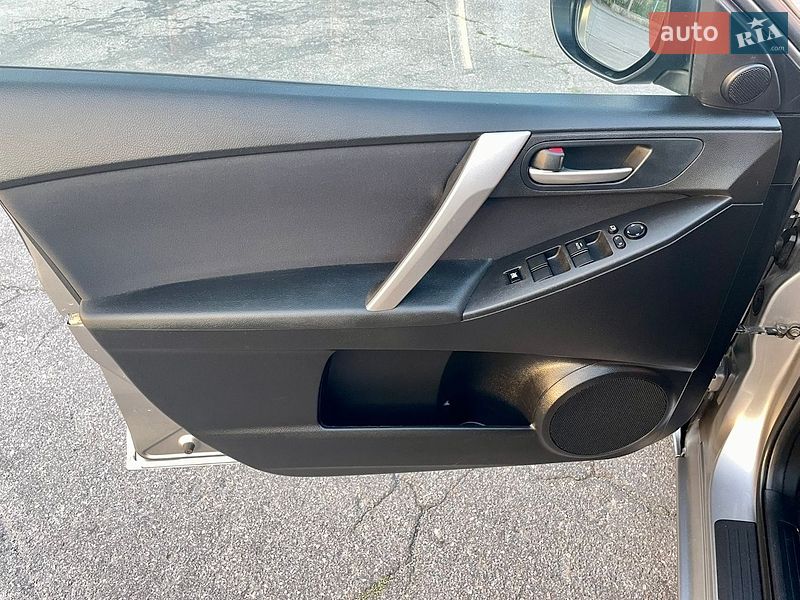 Хэтчбек Mazda 3 2010 в Виннице