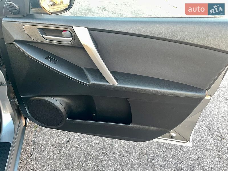 Хэтчбек Mazda 3 2010 в Виннице