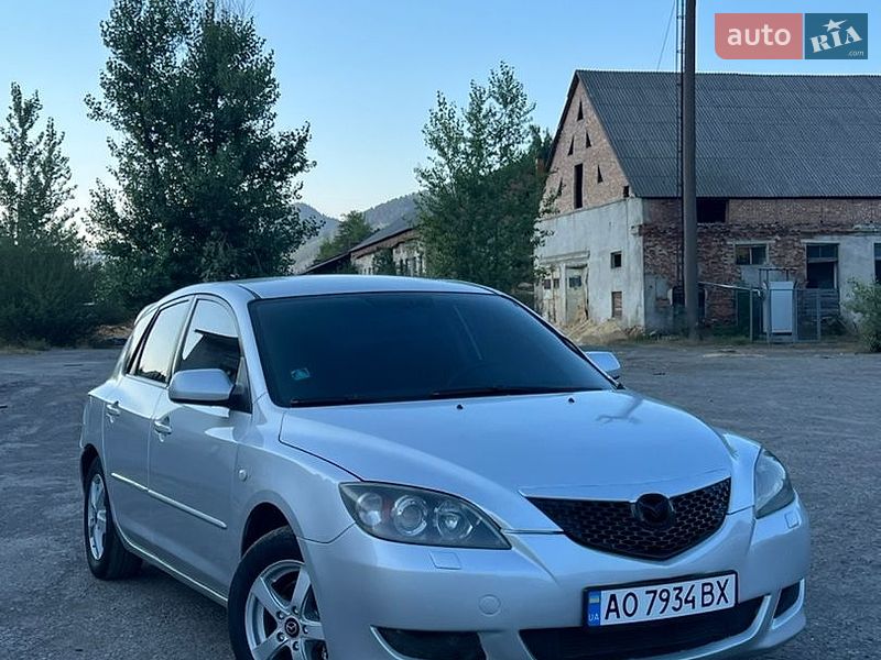 Хетчбек Mazda 3 2004 в Міжгір'ї