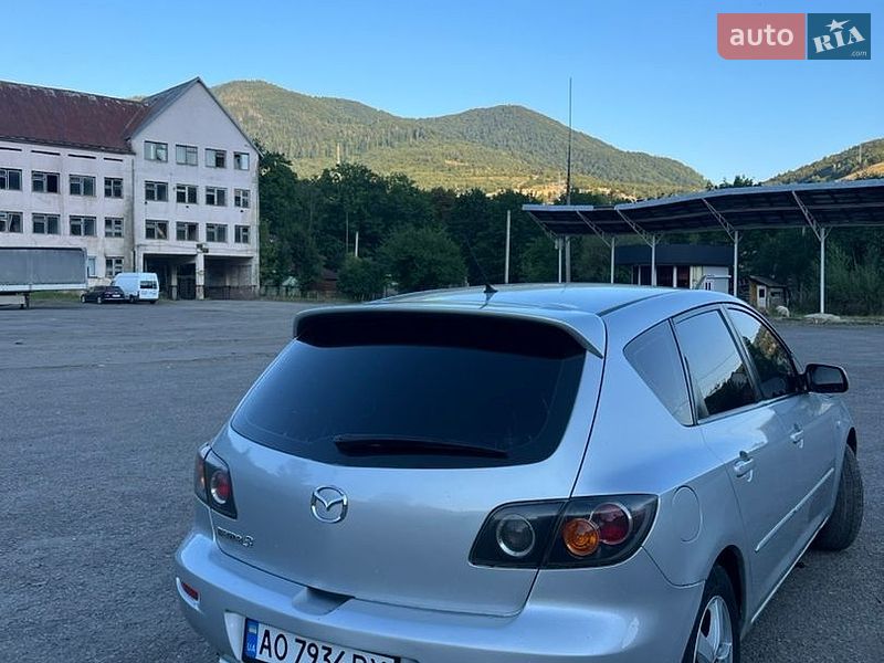 Хетчбек Mazda 3 2004 в Міжгір'ї