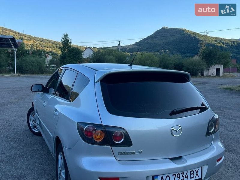 Хетчбек Mazda 3 2004 в Міжгір'ї