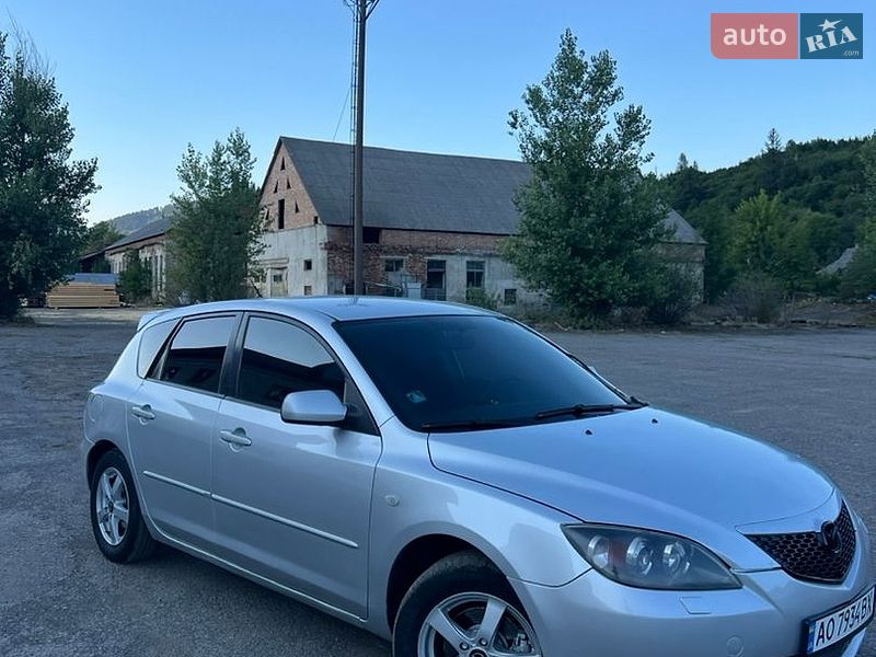 Хетчбек Mazda 3 2004 в Міжгір'ї