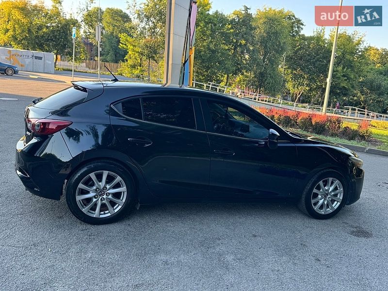 Хэтчбек Mazda 3 2017 в Днепре