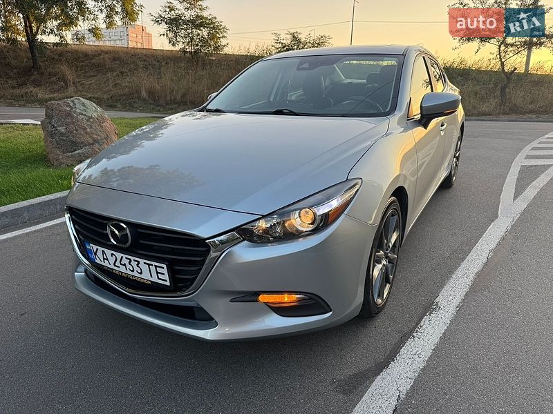Седан Mazda 3 2018 в Киеве