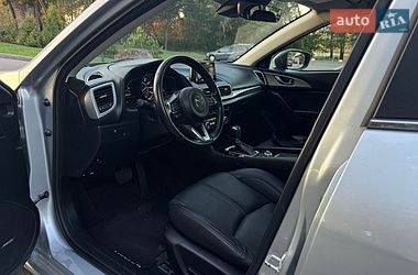 Седан Mazda 3 2018 в Киеве