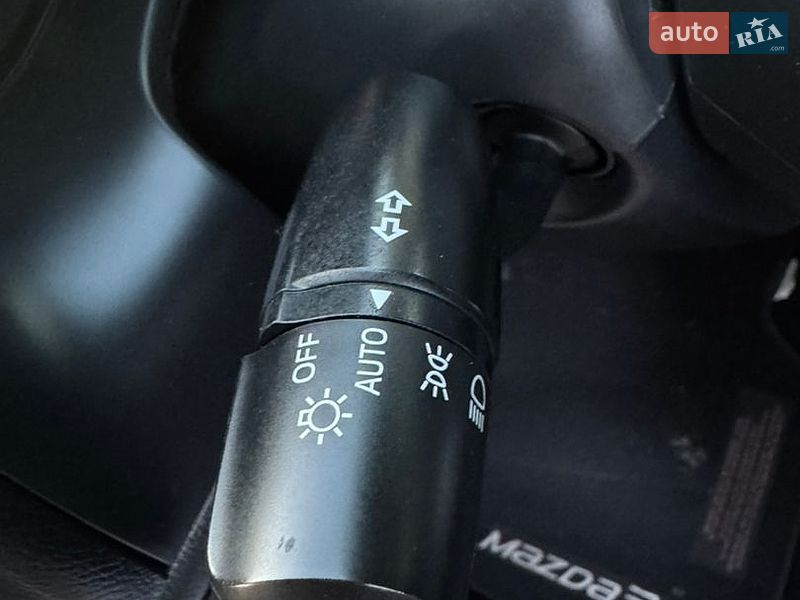 Седан Mazda 3 2018 в Киеве